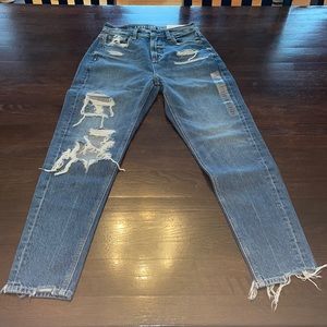 American Eagle ripped blue jeans NEW WITH TAGS